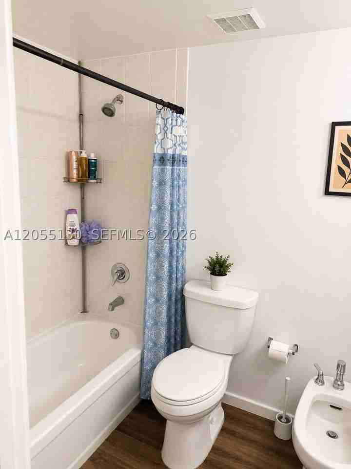 215 Sw 42nd Ave #710 - Photo 4 of 14