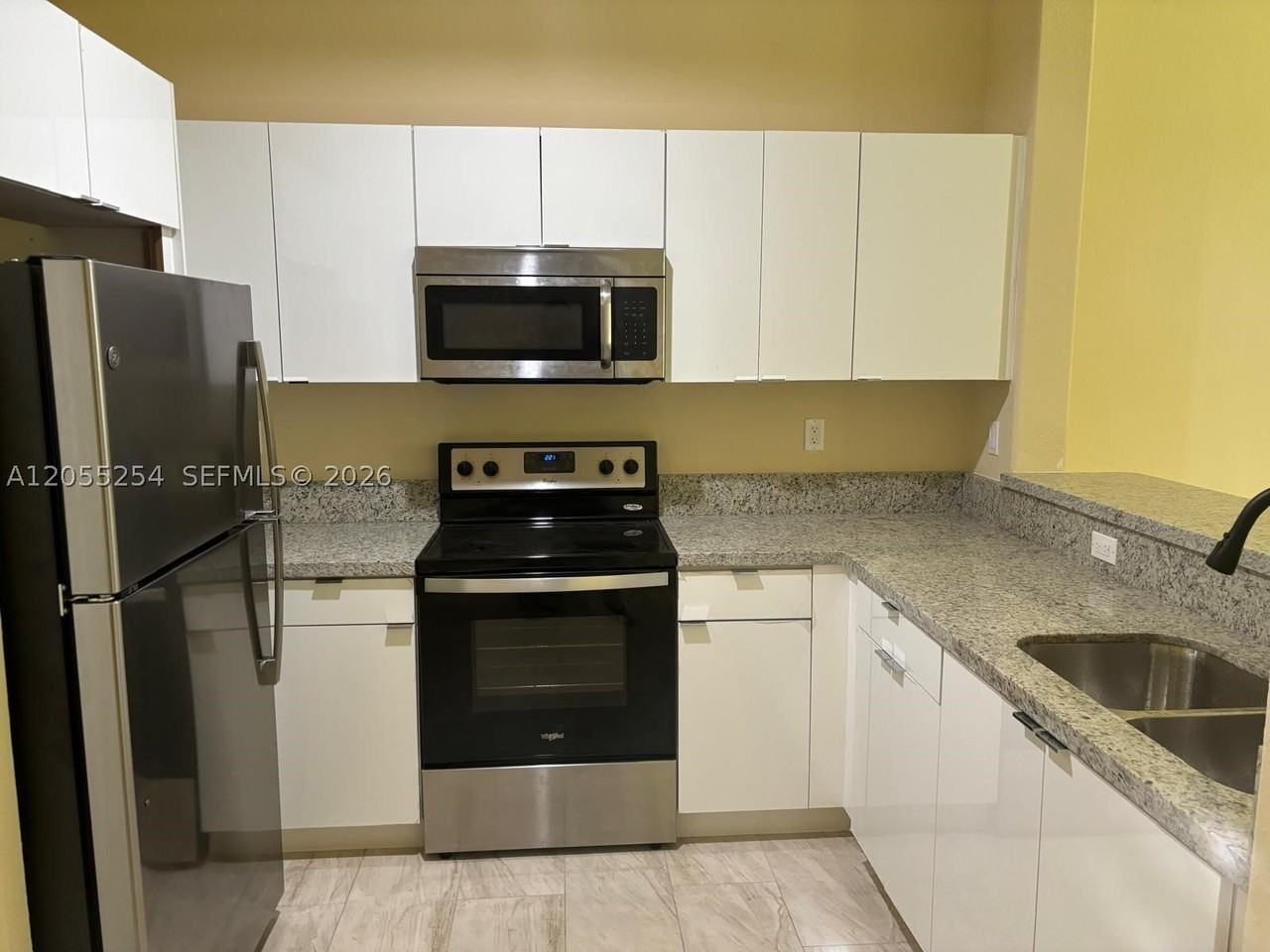 1568 Se 26th St #204 - Photo 3 of 18