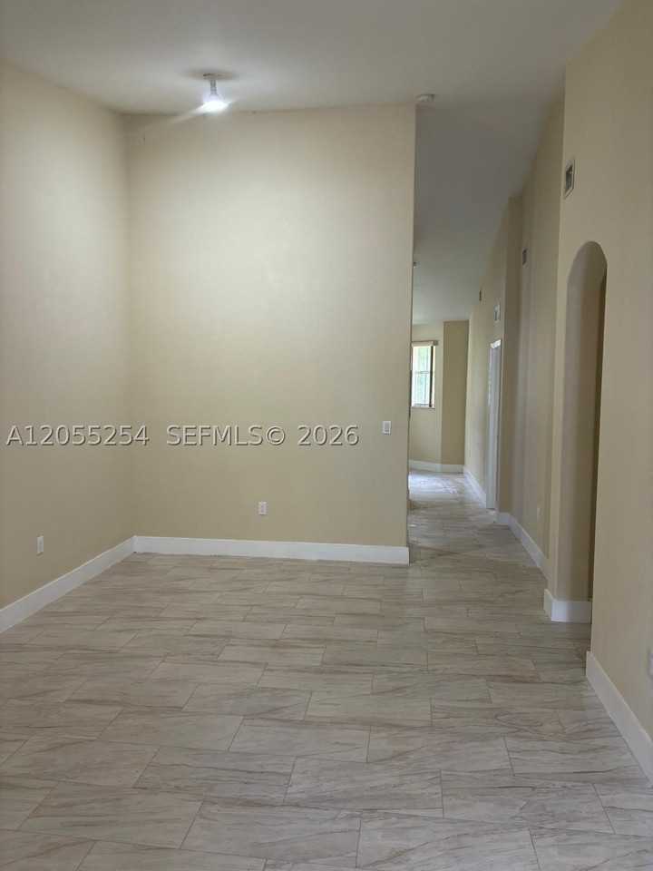 1568 Se 26th St #204 - Photo 6 of 18