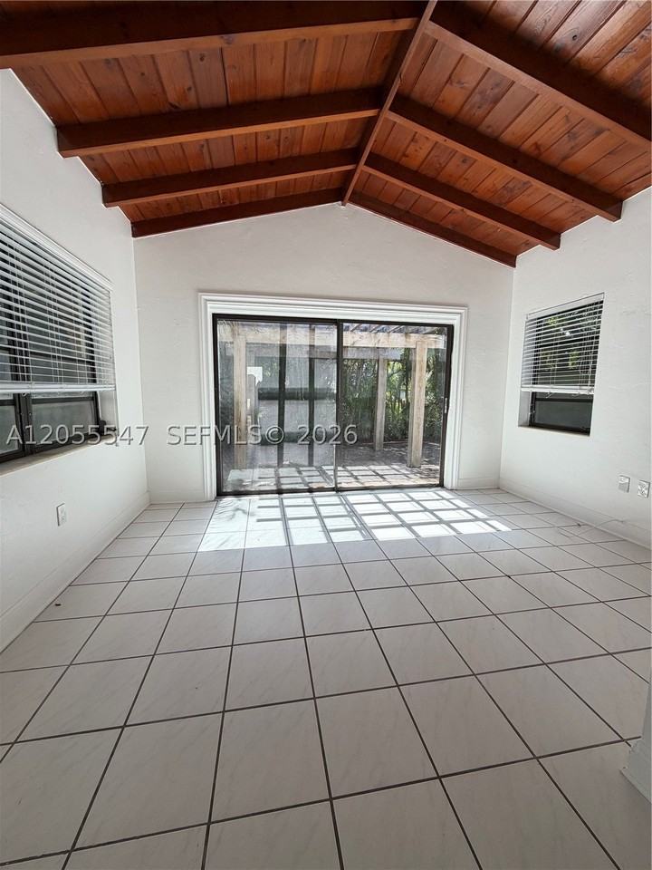 828 Lorca St - Photo 2 of 24