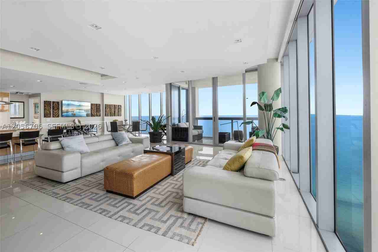 6899 Collins Ave #2708 - Photo 2 of 38