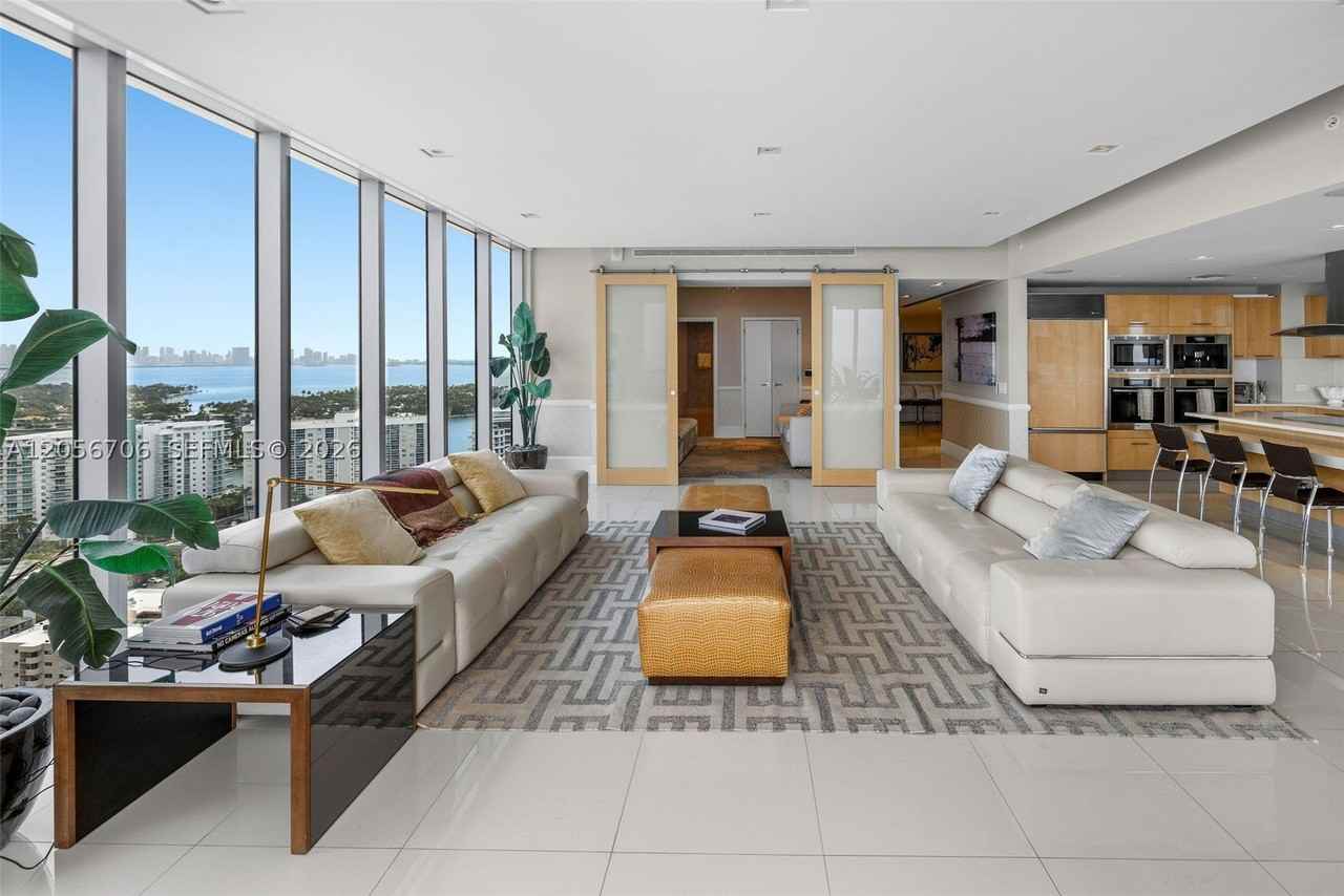 6899 Collins Ave #2708 - Photo 3 of 38