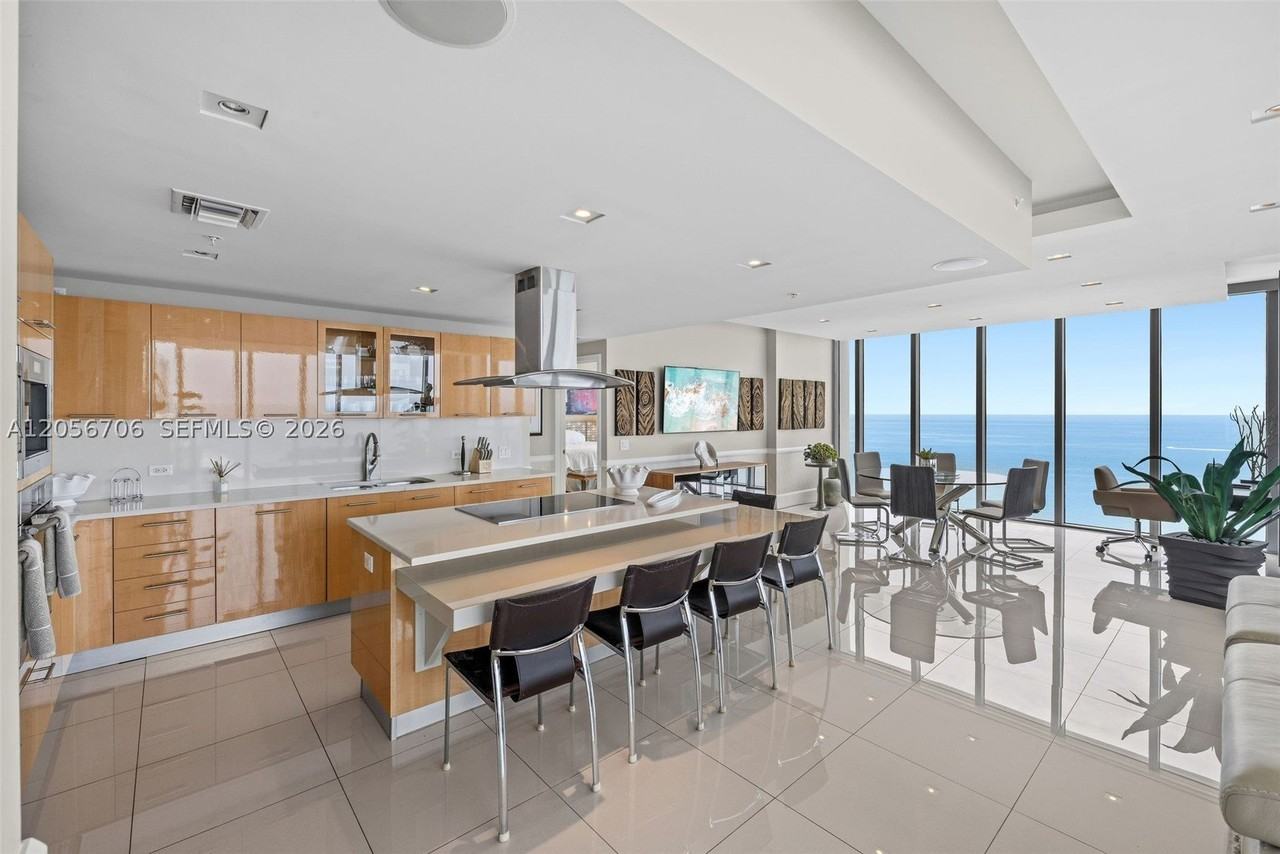 6899 Collins Ave #2708 - Photo 4 of 38