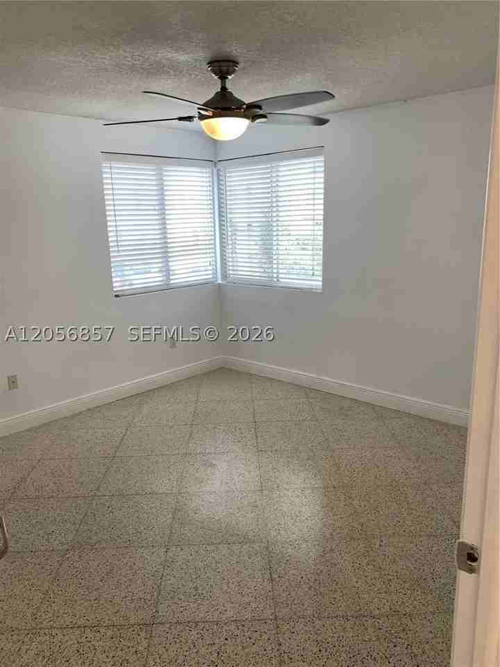 498 Sw 2nd St #2C - Photo 5 of 7