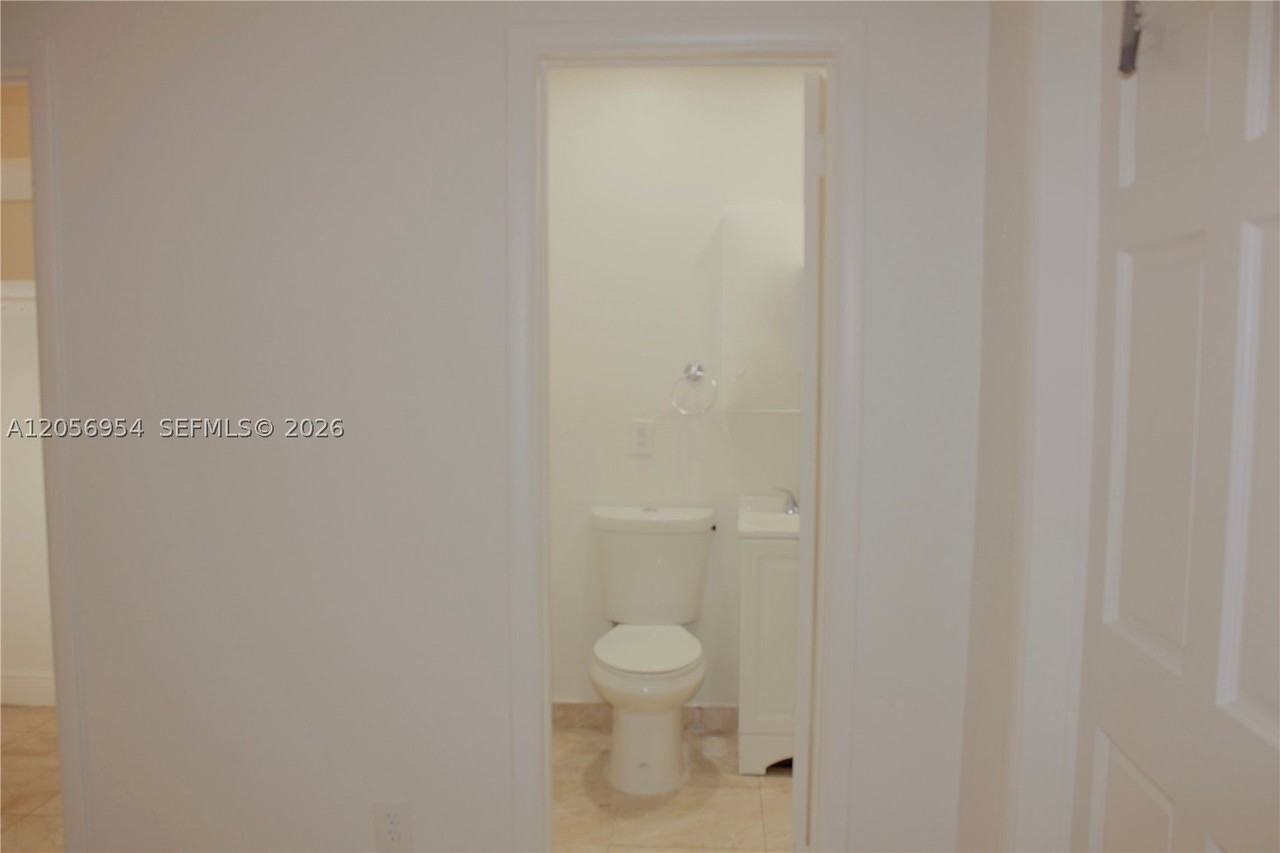 8736 Sw 145th St #8736 - Photo 4 of 7