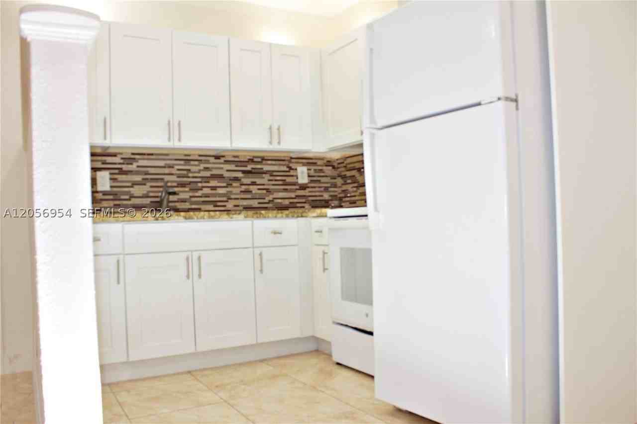 8736 Sw 145th St #8736 - Photo 5 of 7