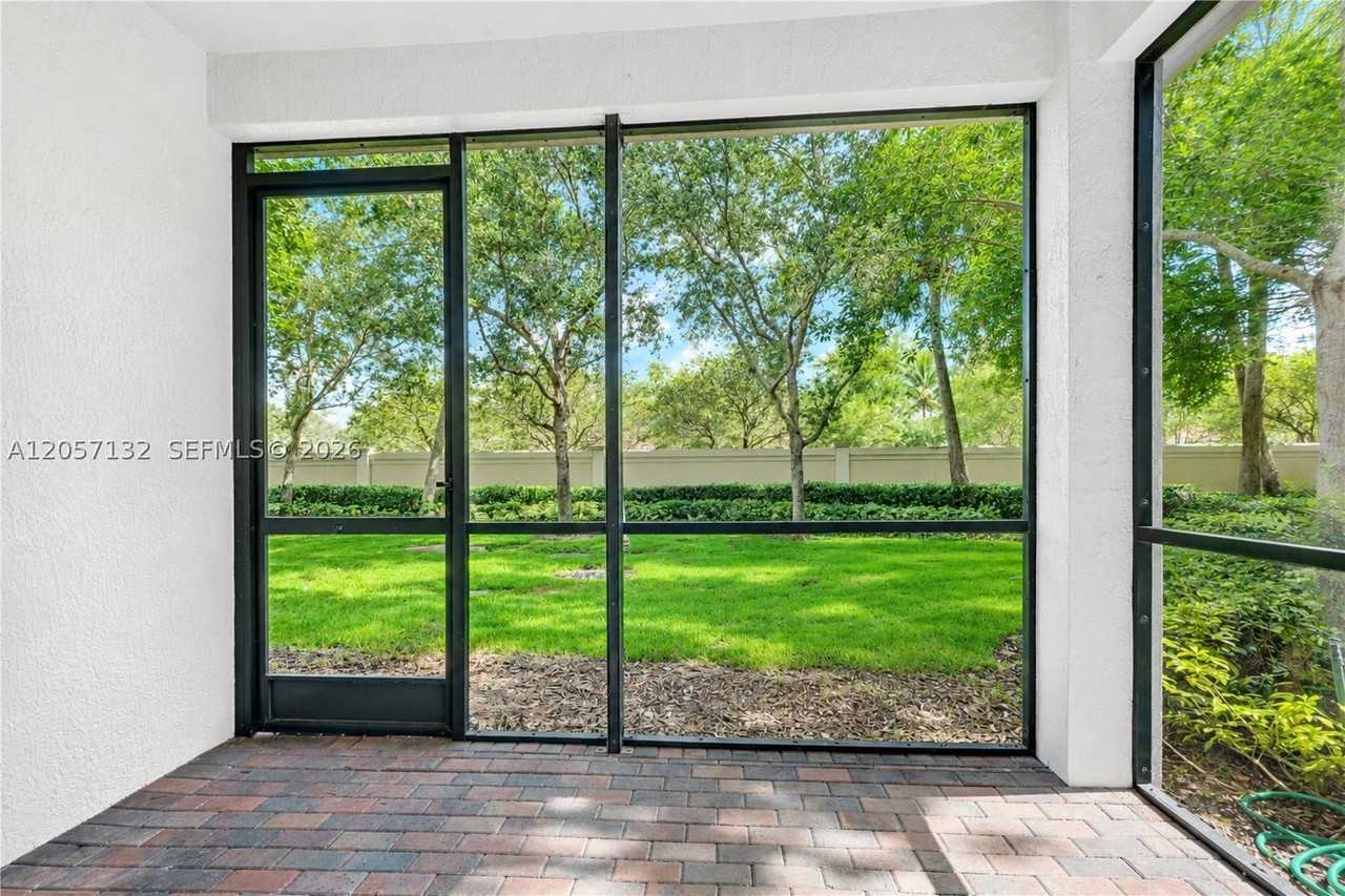 13005 Riverwalk Cir N - Photo 3 of 35
