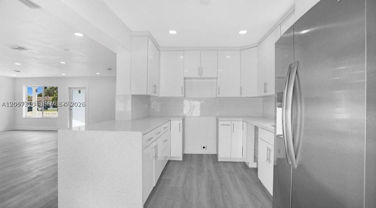 105 Ne 213th St - Photo 6 of 9