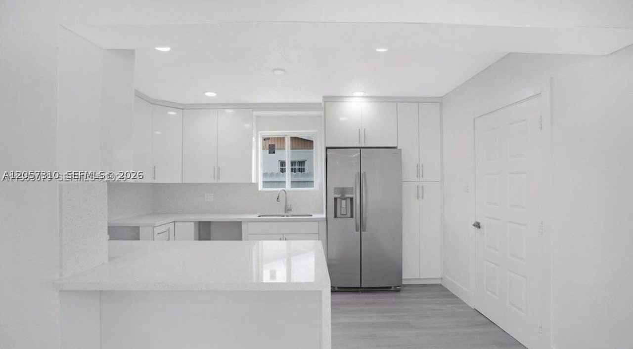 105 Ne 213th St - Photo 7 of 9