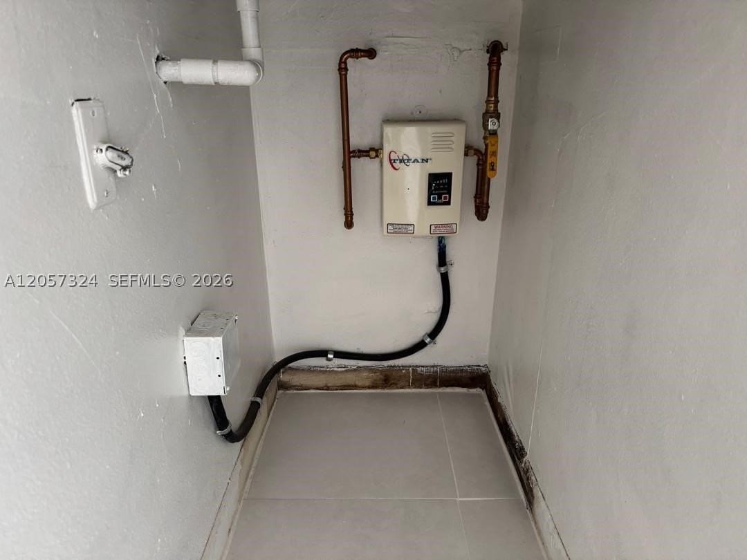 4725 Nw 7th St #206-3 - Photo 7 of 10