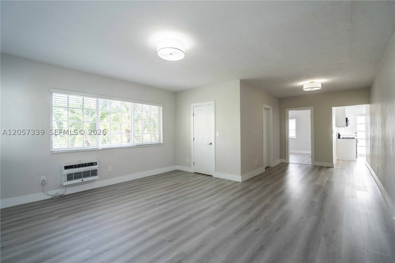 2416 Flamingo Dr #15 - Photo 3 of 18