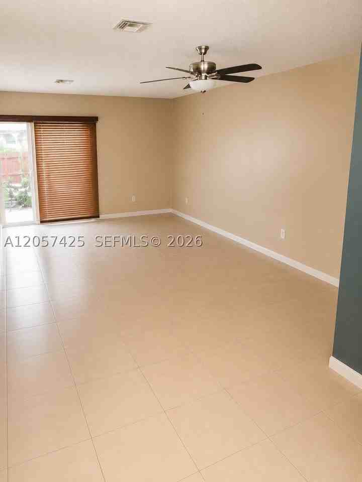 6216 Sw 129th Ave - Photo 4 of 14