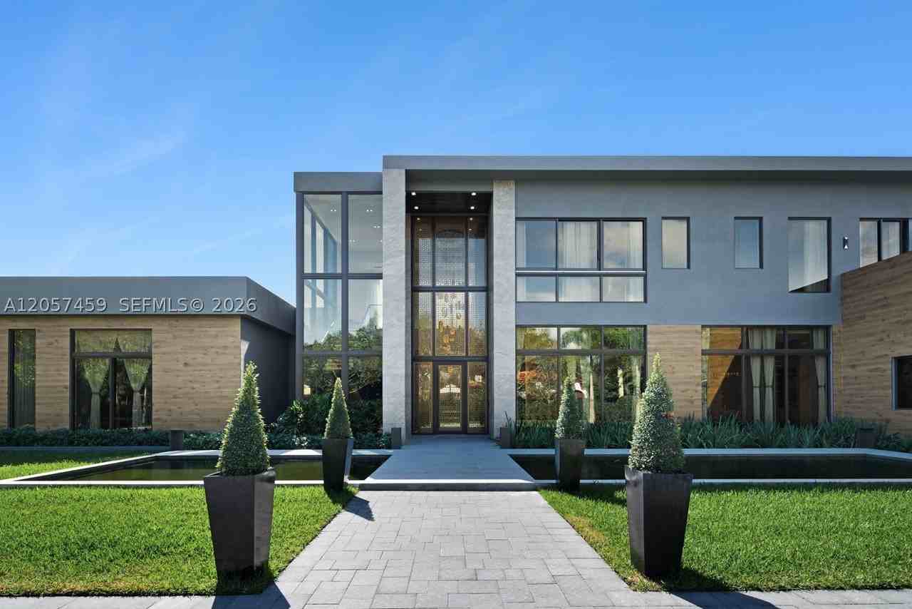 5900 Sw 129th Ter - Photo 3 of 50