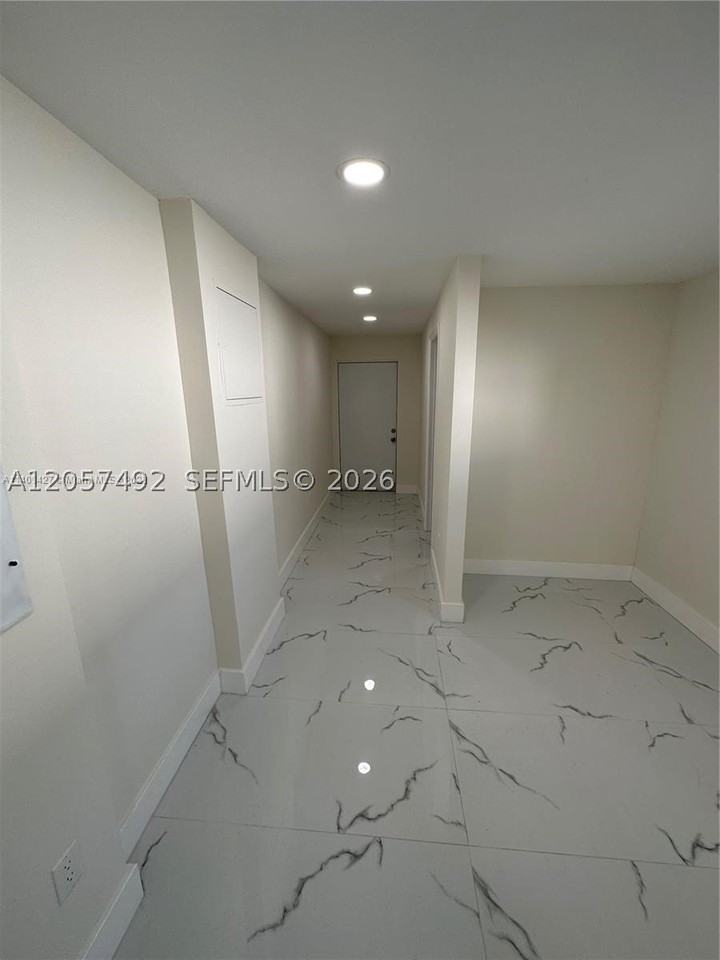 5820 Atlanta St #F - Photo 5 of 9
