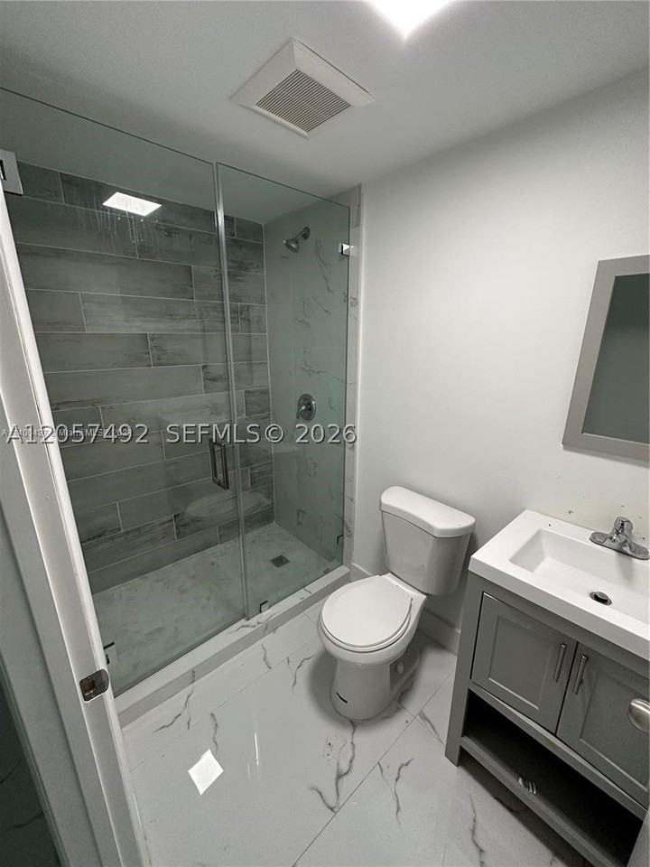 5820 Atlanta St #F - Photo 6 of 9