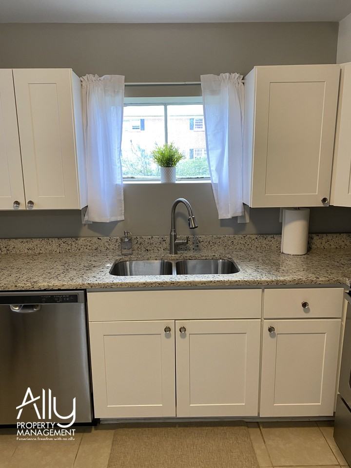 1304 Belleview Avenue - 1Unit B #1 - Photo 7 of 20
