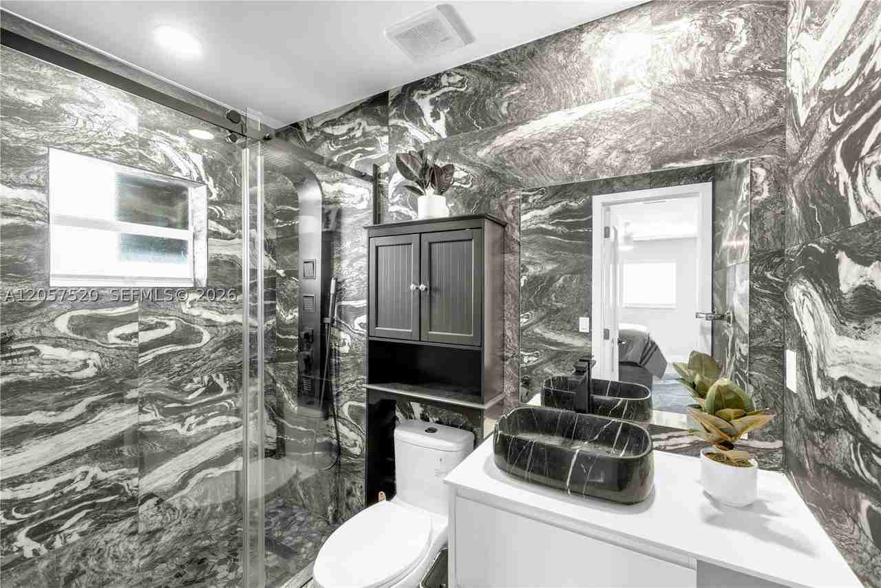 10350 Sw 48th St #1 - Photo 6 of 27