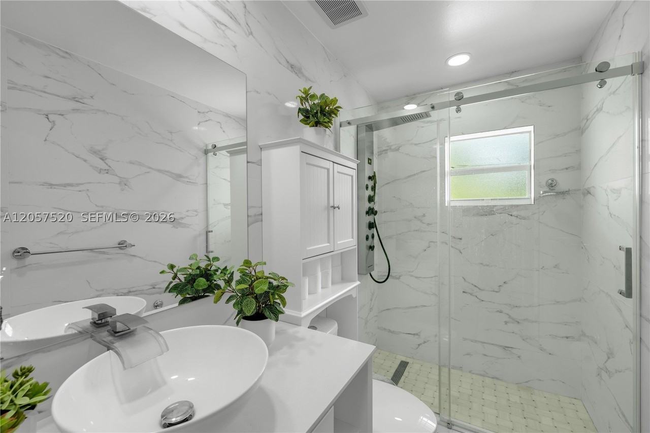 10350 Sw 48th St #1 - Photo 7 of 27