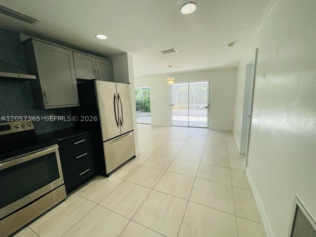 1900 Ne 41st St #0 - Photo 4 of 13