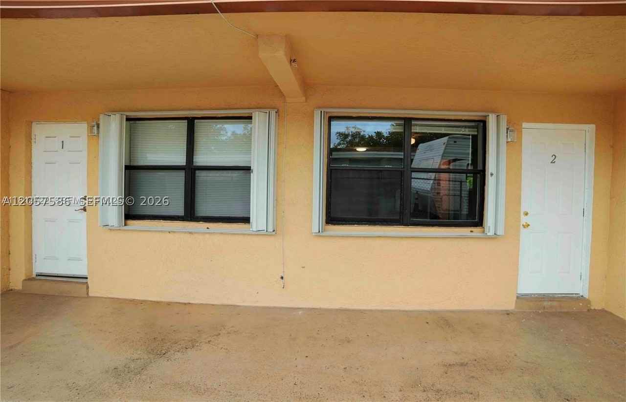 817 Nw 12th Ave #1 - Photo 2 of 13