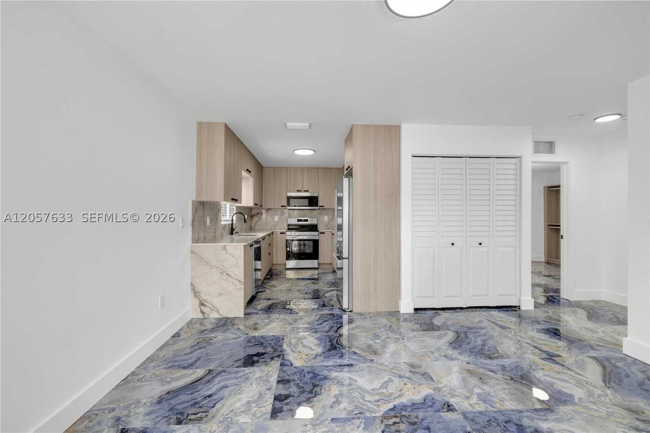 10350 Sw 48th St #2 - Photo 2 of 15