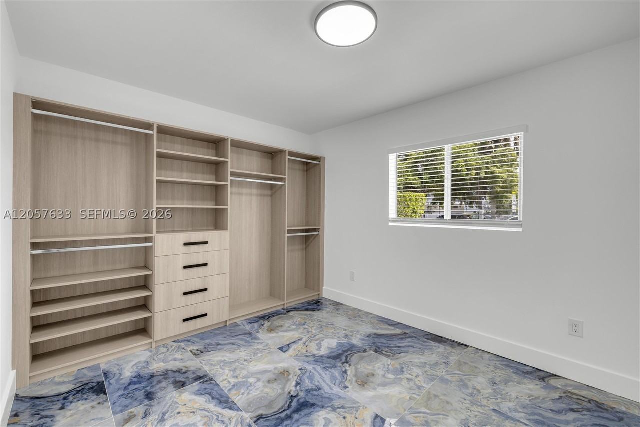 10350 Sw 48th St #2 - Photo 7 of 15