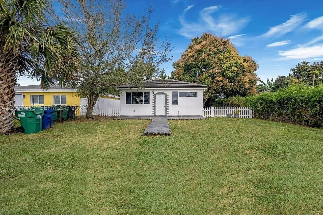 8861 Sw 127th Ter #0 - Photo 2 of 25