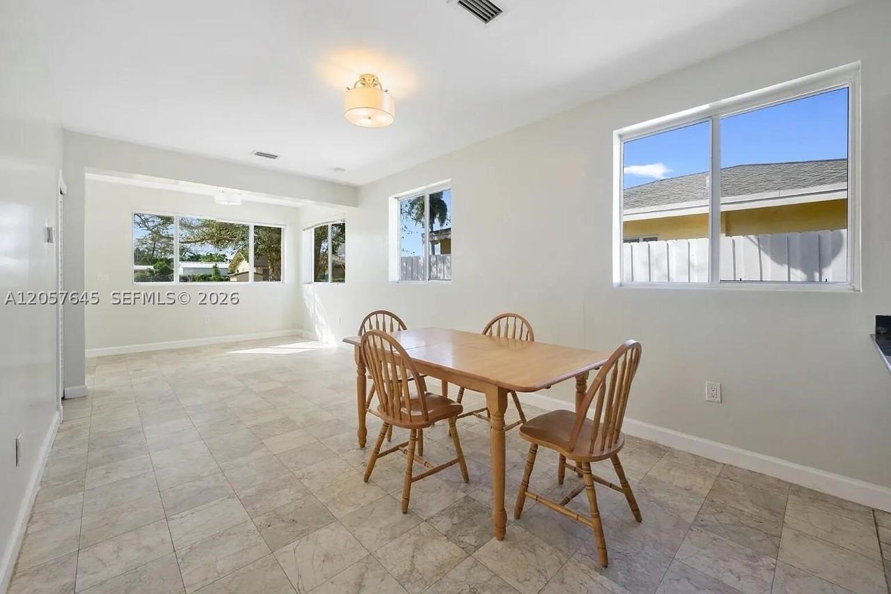 8861 Sw 127th Ter #0 - Photo 7 of 25