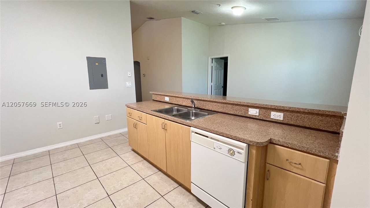 22841 Sw 88th Pl #301 - Photo 5 of 33