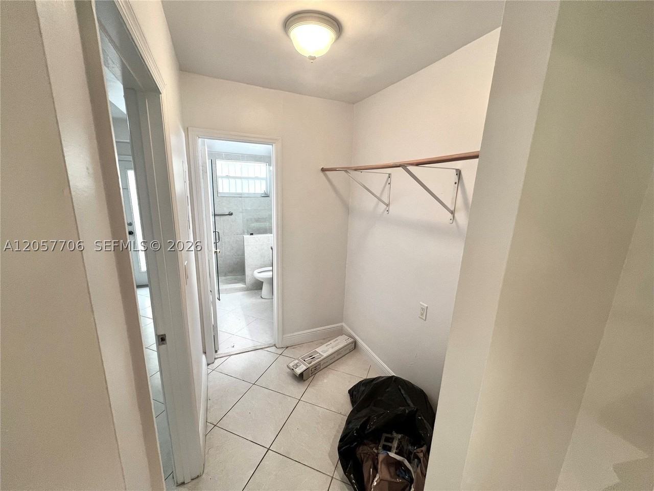 640 Pennsylvania Ave #10 - Photo 3 of 28