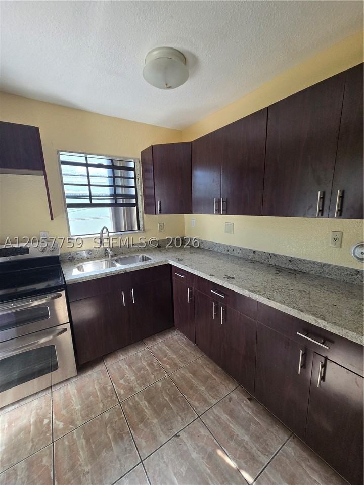 311 Nw 97th St #311 - Photo 3 of 10
