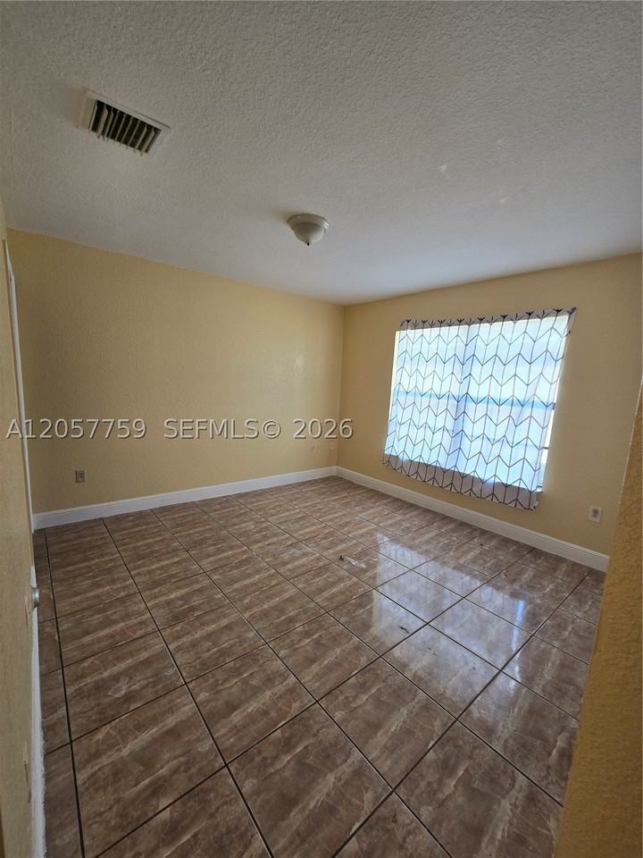 311 Nw 97th St #311 - Photo 5 of 10