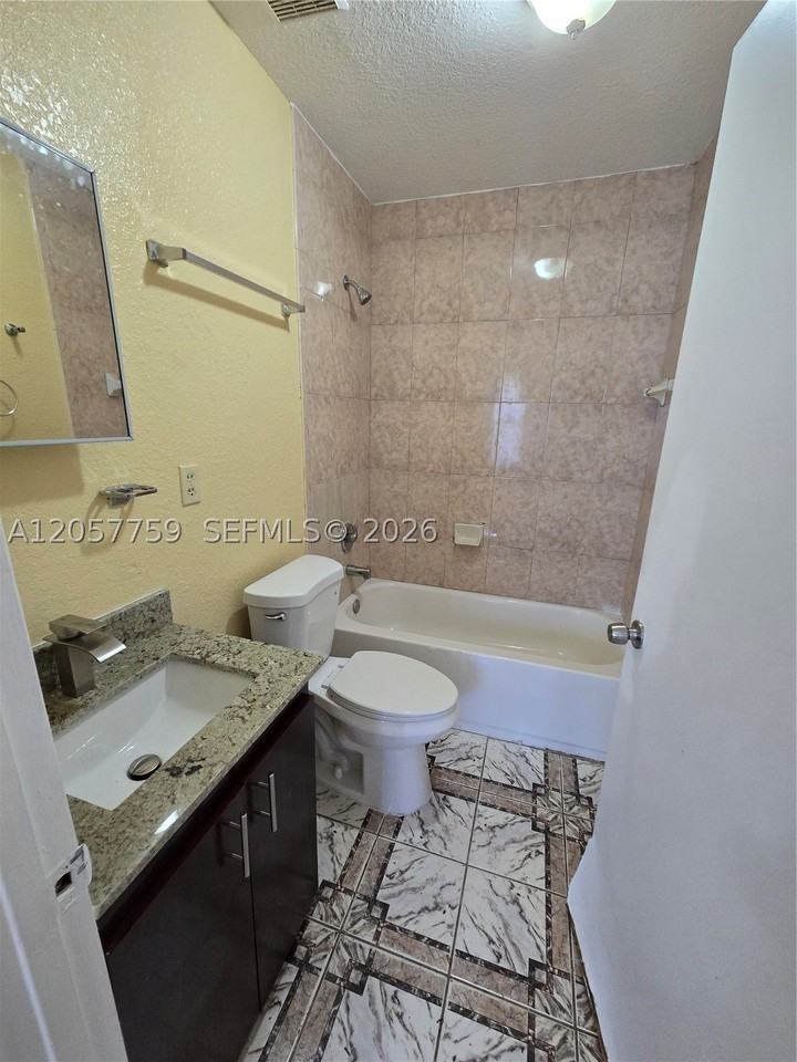 311 Nw 97th St #311 - Photo 6 of 10
