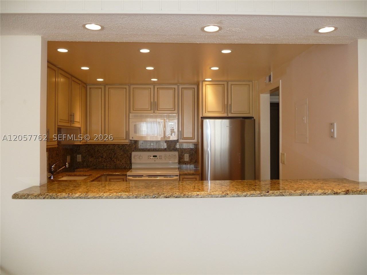 18071 Biscayne Blvd #603 - Photo 6 of 45
