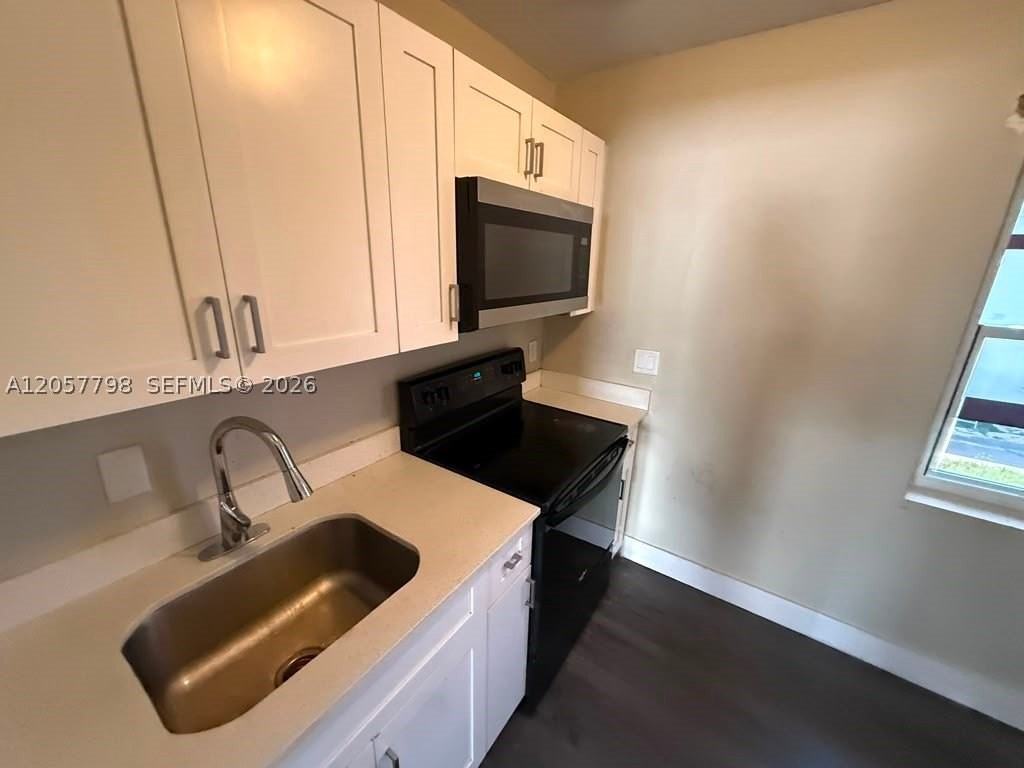 2140 Nw 24th St #2 - Photo 2 of 7
