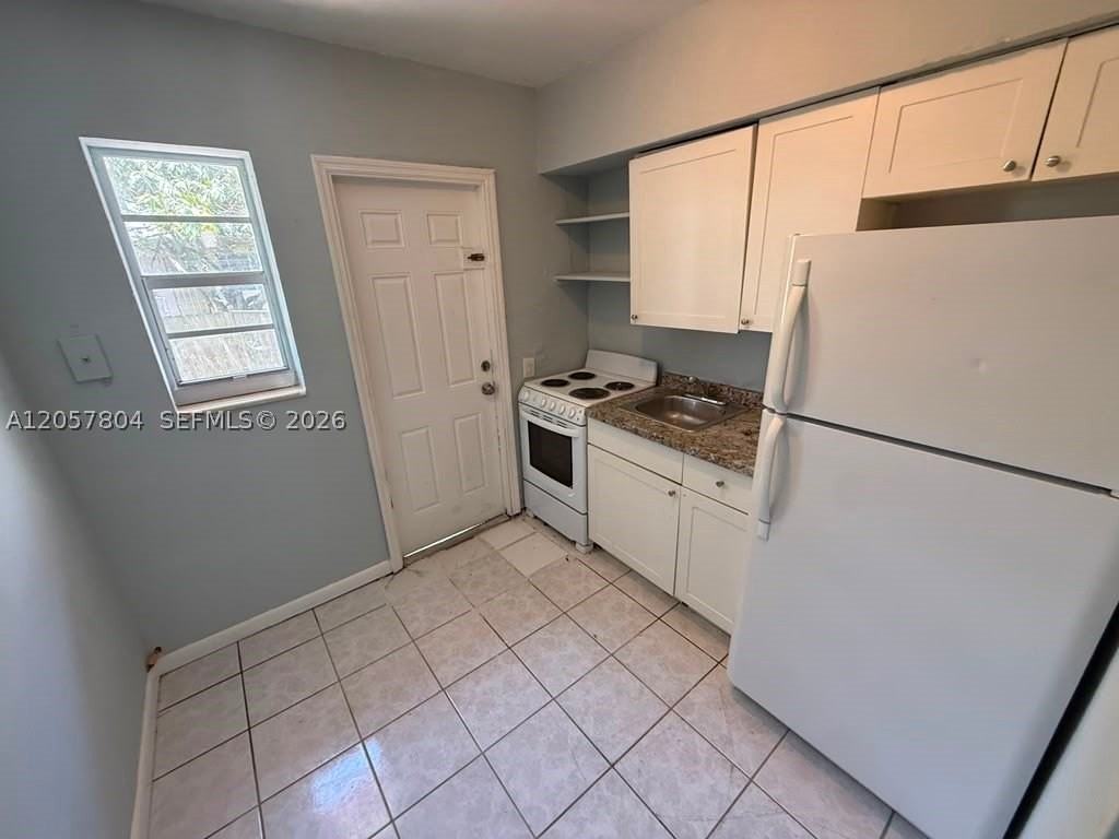 3129 Sw 9th St #2 - Photo 2 of 8