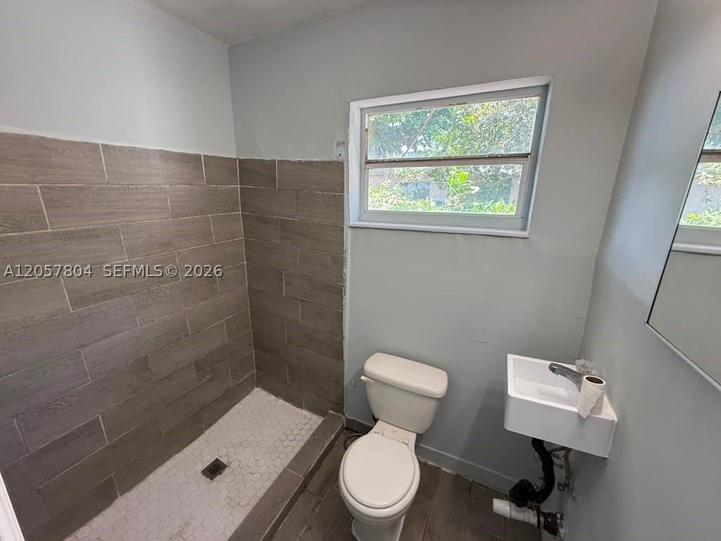 3129 Sw 9th St #2 - Photo 5 of 8