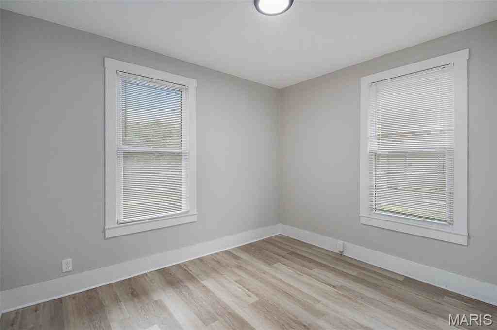 308 Madison Ave - Photo 5 of 13
