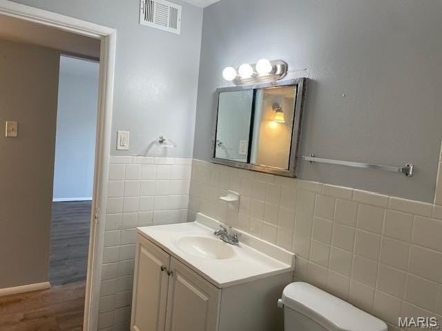 3648 Edmundson Rd #1stFL - Photo 6 of 9