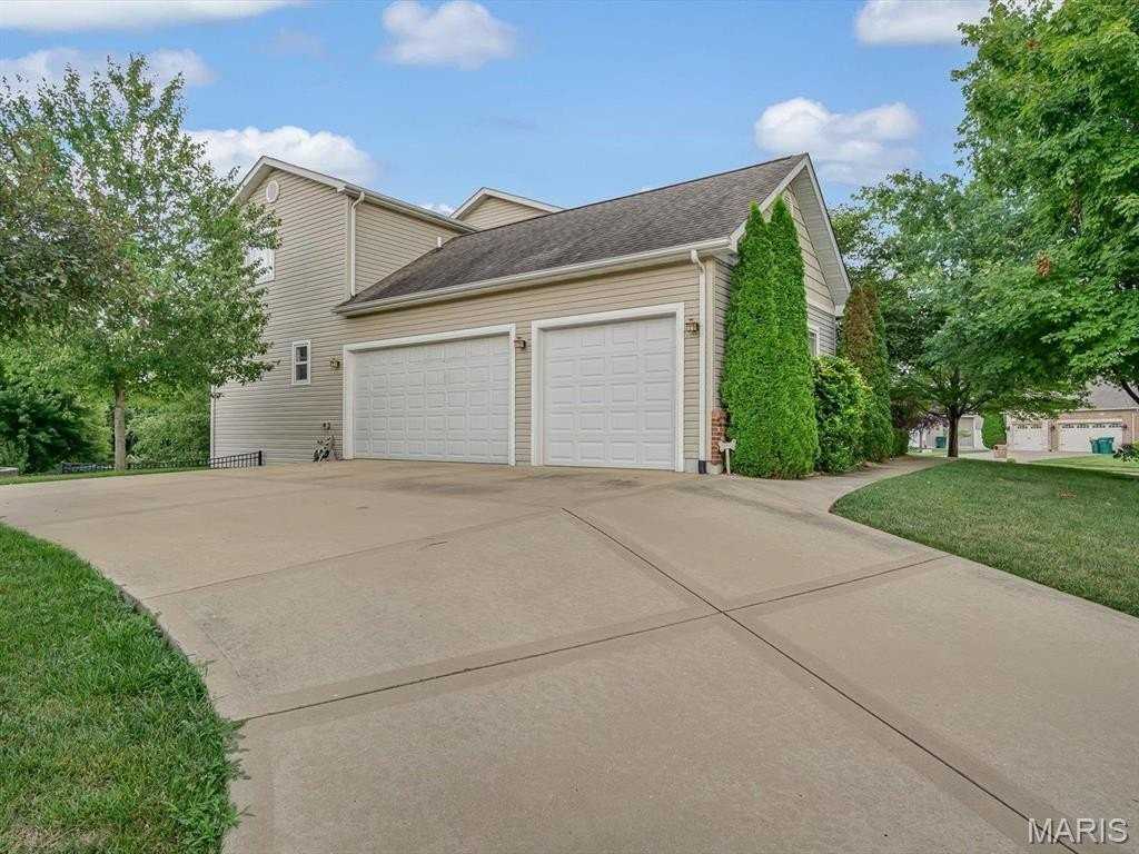 1200 Gregerson Ct - Photo 3 of 25