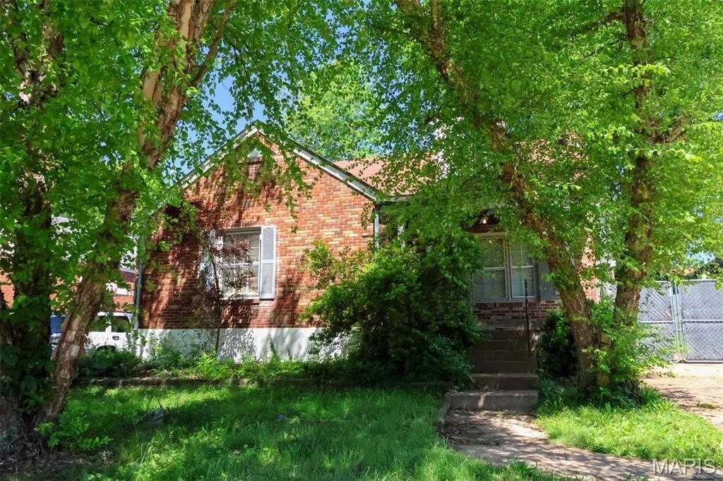 1067 Melvin Ave