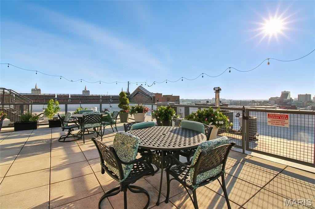 1627 Locust St #202 - Photo 4 of 50