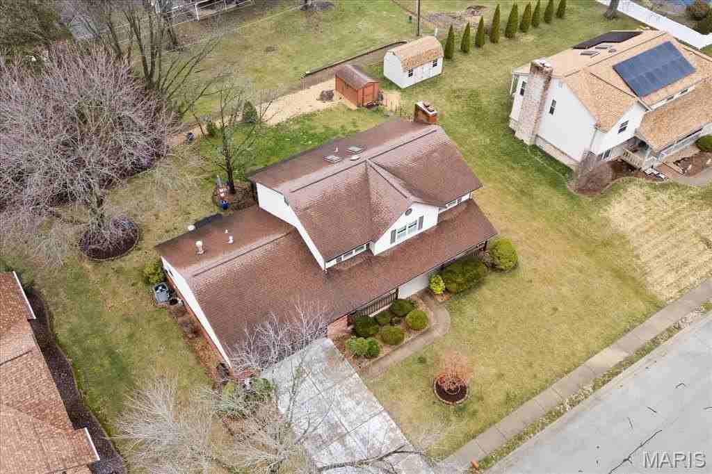 1017 Woodleaf Dr - Photo 3 of 47