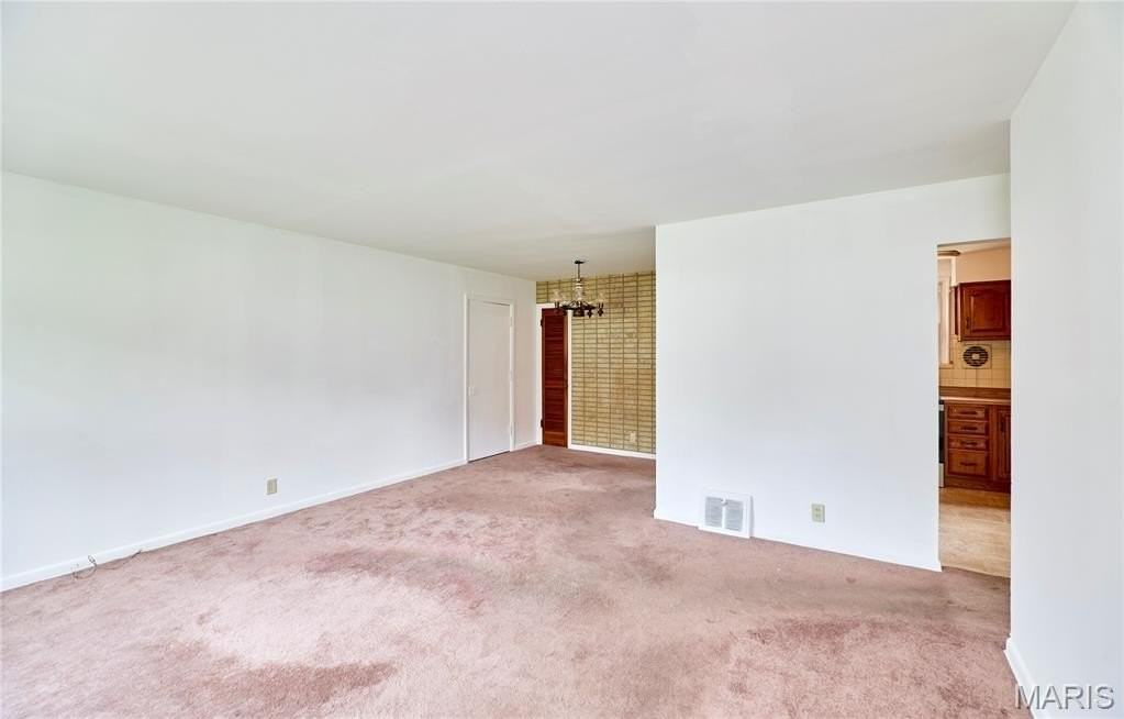 228 Newton Pl - Photo 4 of 20