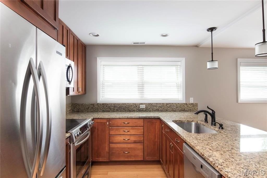 610 Forest Ct #2 - Photo 5 of 17