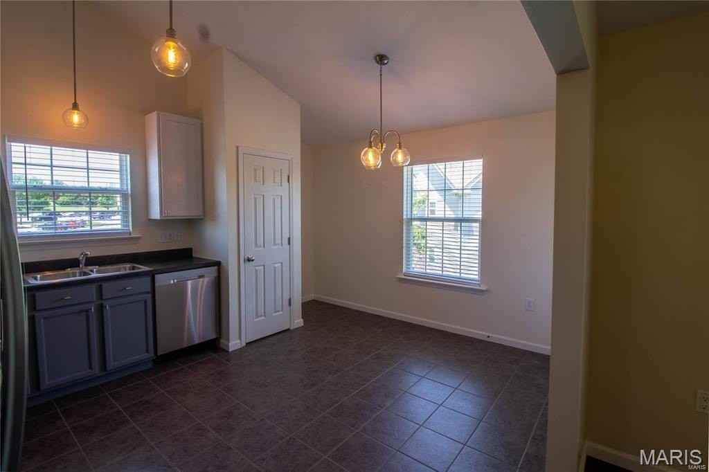 1832 Piedmont Cir - Photo 2 of 9