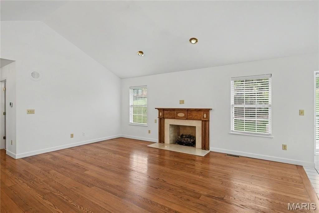 102 Lexington Ln - Photo 6 of 30