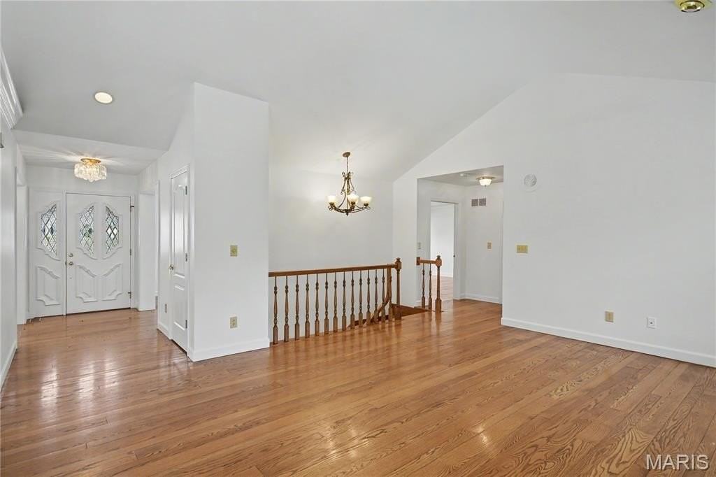 102 Lexington Ln - Photo 7 of 30