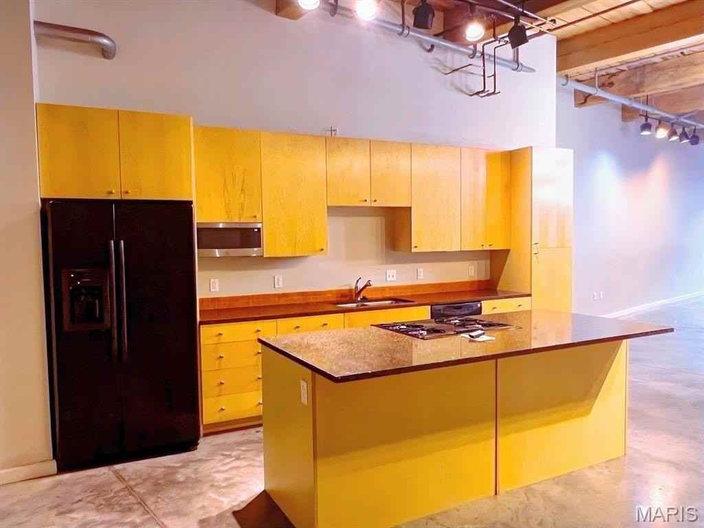 901 Washington Ave #301 - Photo 3 of 14