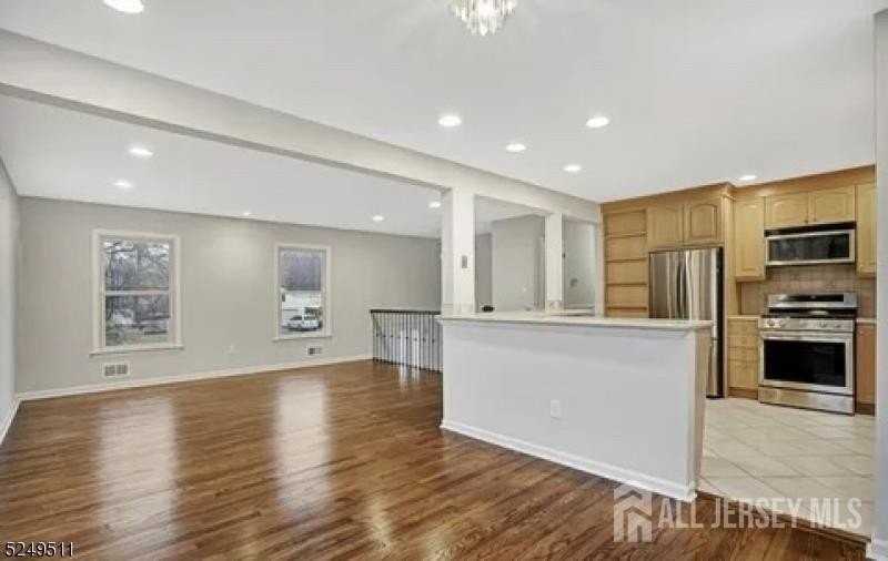 10 Cedar St - Photo 3 of 13